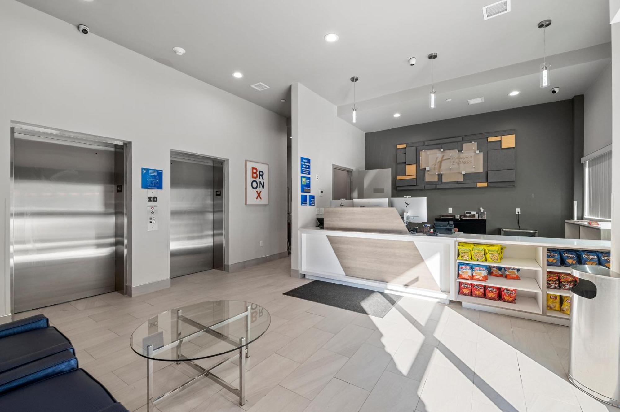 Holiday Inn Express & Suites نيو يورك المظهر الخارجي الصورة