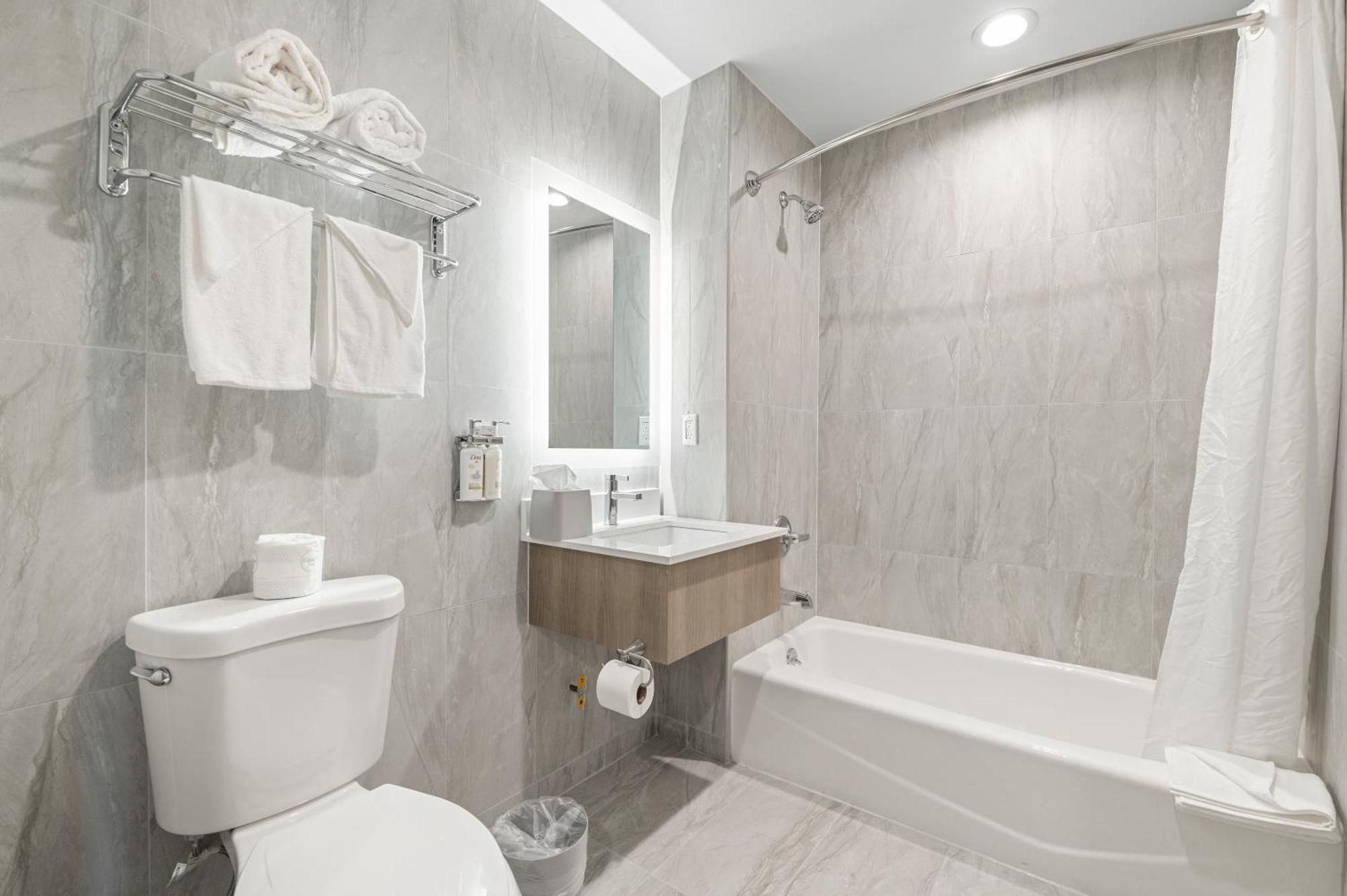 Holiday Inn Express & Suites نيو يورك المظهر الخارجي الصورة