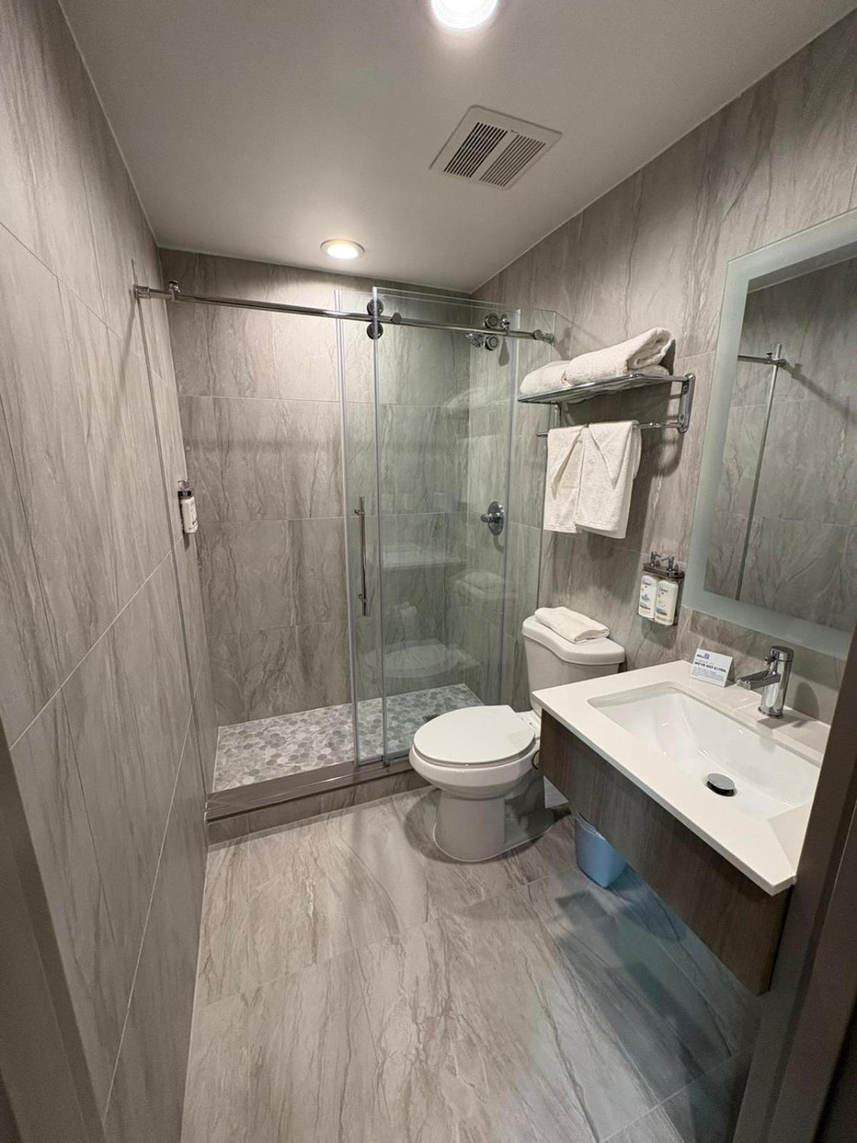Holiday Inn Express & Suites نيو يورك المظهر الخارجي الصورة