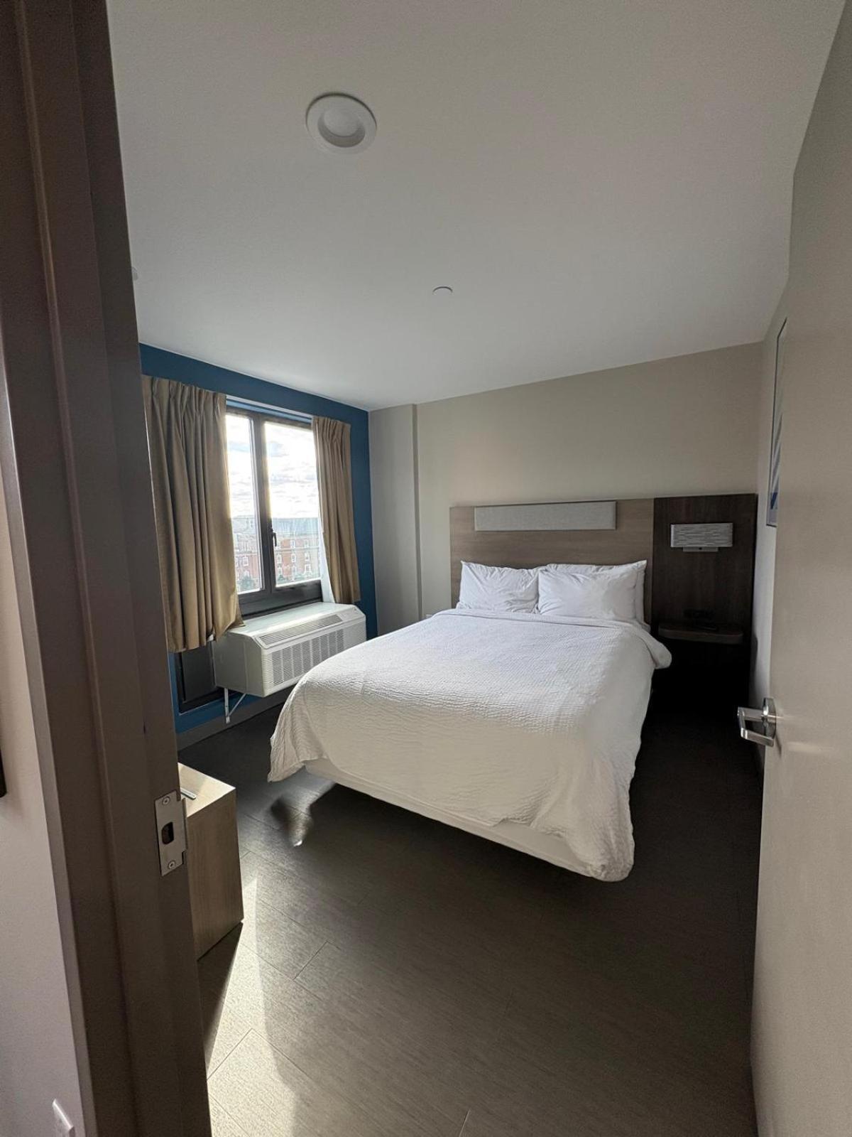 Holiday Inn Express & Suites نيو يورك المظهر الخارجي الصورة